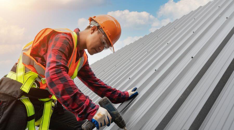 Professional residential roofers in Gildford, MT